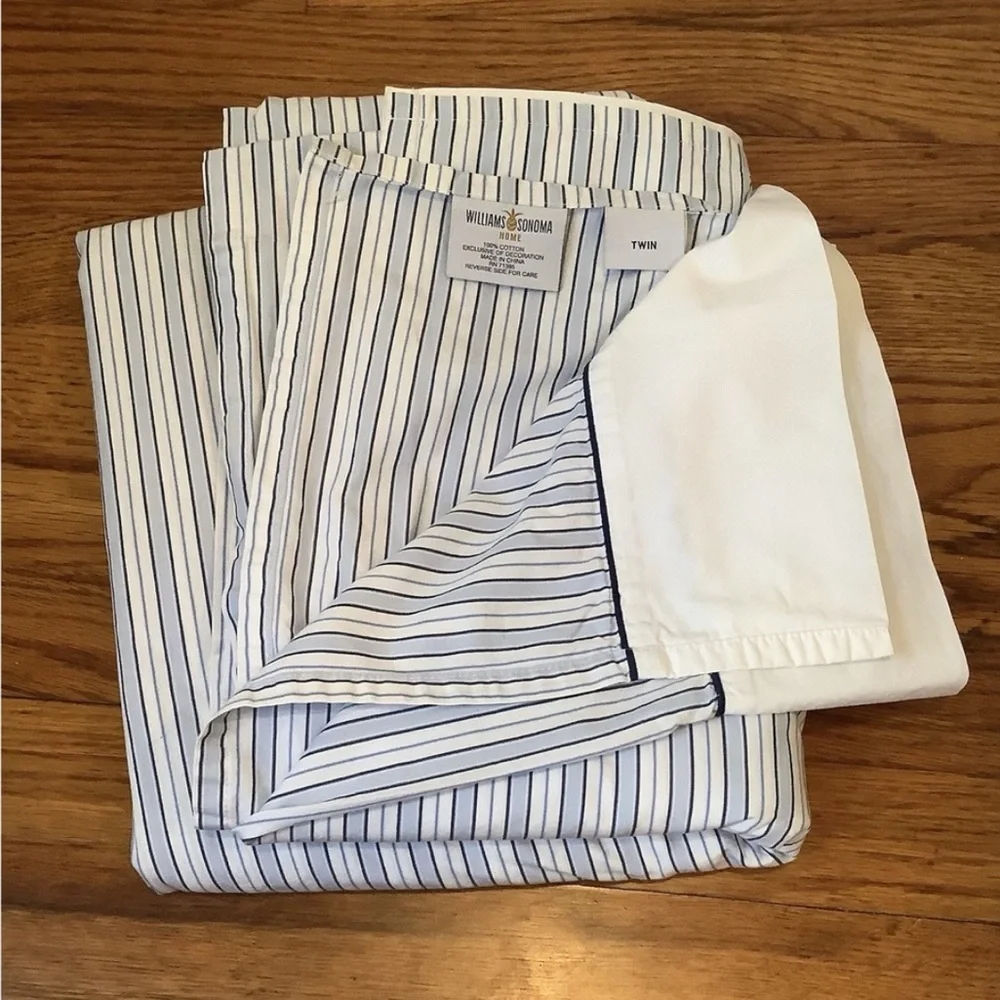 William Sonoma White and Blue Stripe twin flat sheet 💯 Cotton
